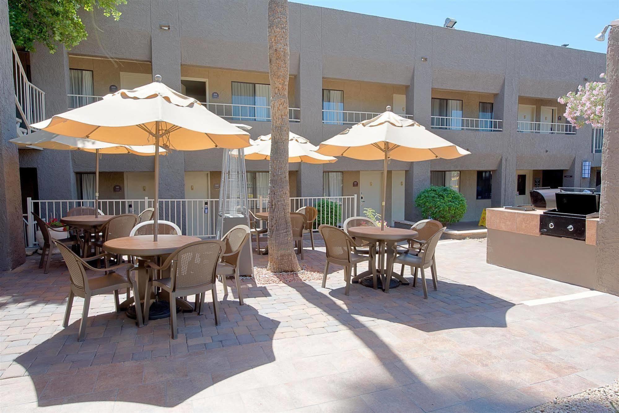 Best Western Innsuites Phoenix Hotel & Suites Eksteriør billede