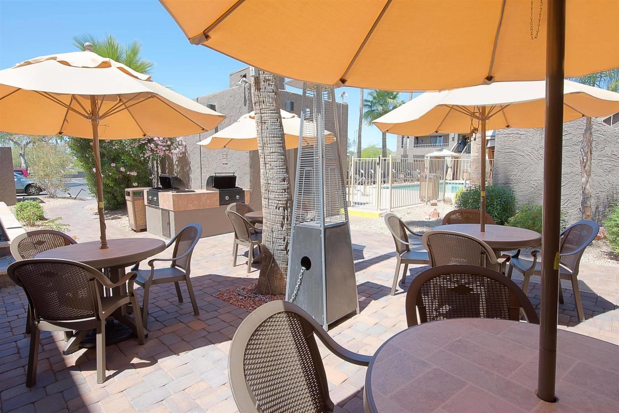 Best Western Innsuites Phoenix Hotel & Suites Eksteriør billede