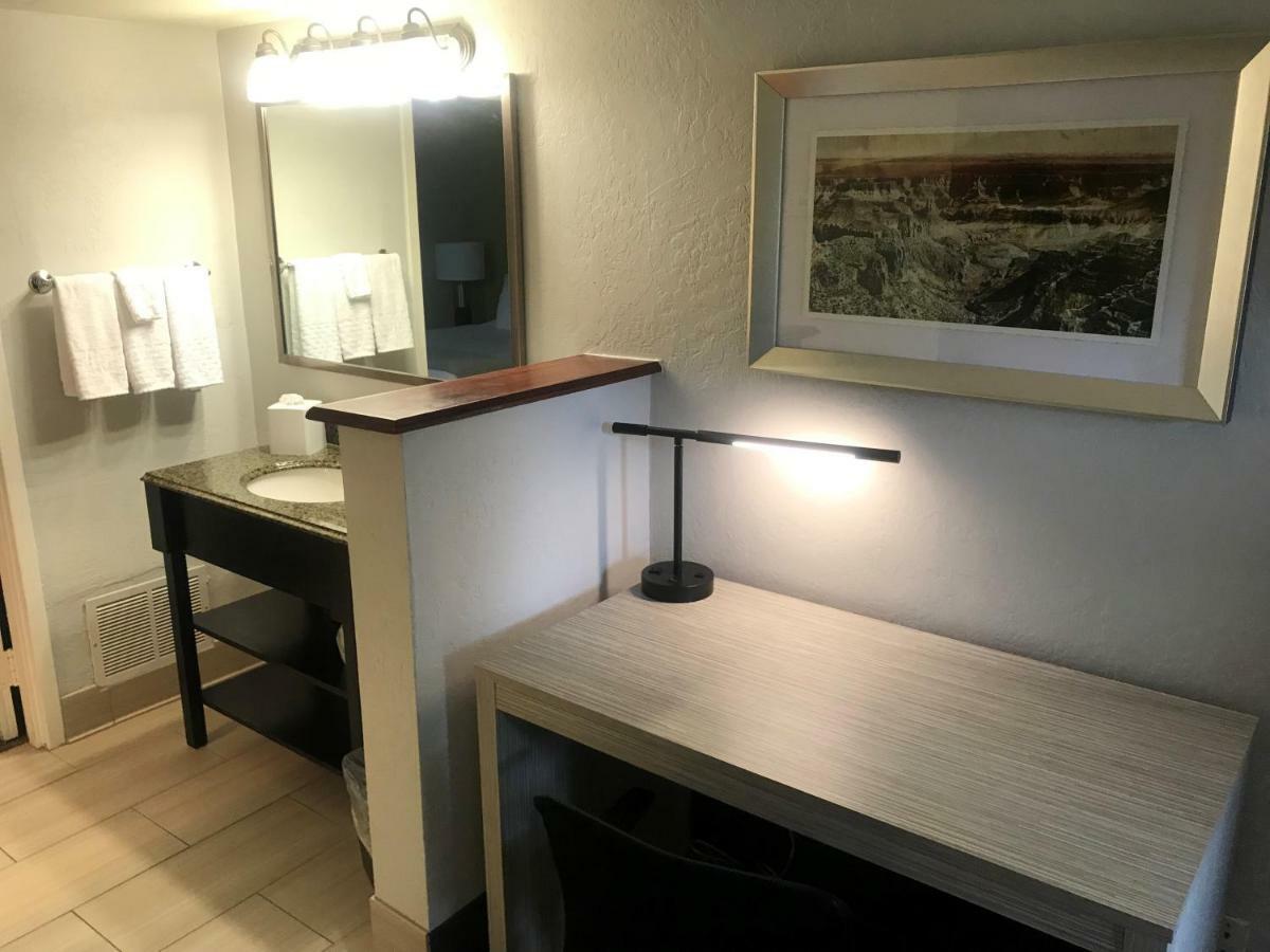 Best Western Innsuites Phoenix Hotel & Suites Eksteriør billede